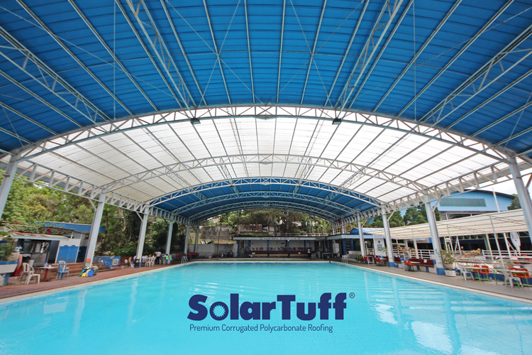 aplikasi kanopi kolam renang solartuff atap polycarbonate transparan